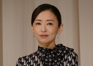 松雪泰子、「甘いお酒でうがい」で共演した黒木華は「癒しでしかない」