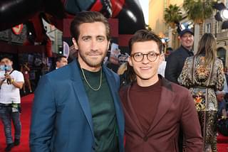 トム・ホランド、“夫”ジェイク・ギレンホールが「恋しい」とメッセージ