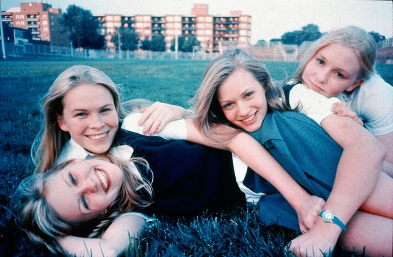 「ヴァージン・スーサイズ」20周年、エル・ファニングがインスタで「姉妹と隔離生活したい」