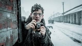 “ソ連の偽りの繁栄”が暴かれる！ ジェームズ・ノートン主演作「赤い闇」日本版予告編