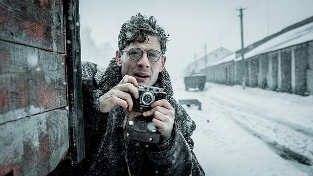 英俳優ジェームズ・ノートンが主演