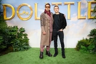 トムホ、“犬役”は「思ったより上手くできた」 アフレコ風景収めた「ドクター・ドリトル」特別映像