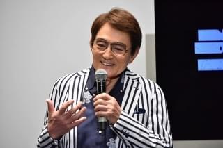 武田真治、ランボー完コピスタイルで登場！ スタローンの筋肉美は「世界最高峰」