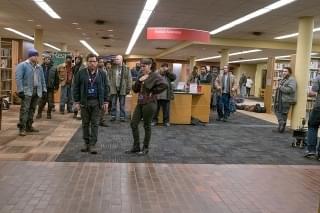 図書館を占領するって…本気？ エミリオ・エステベス監督・主演「パブリック」本編映像