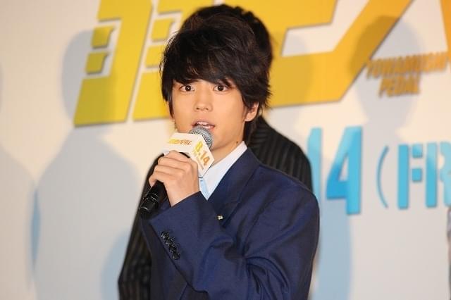 永瀬廉が秋葉原に“チャリで来た”！伊藤健太郎＆坂東龍汰と一緒に「恋みくじ、引きました」