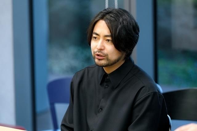 【山田孝之×國村隼インタビュー】“普通の人”の役が、一番難しい 義理の親子演じた「ステップ」を語る