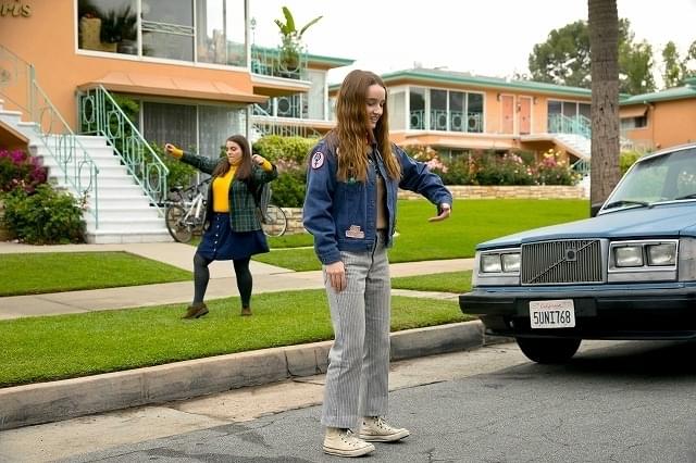 女子高生コンビが青春の失われた時間を取り戻すため、卒業前夜のパーティに突撃！