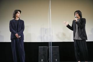 山崎賢人＆行定勲監督「劇場」封切りに感無量 松岡茉優からビデオメッセージも