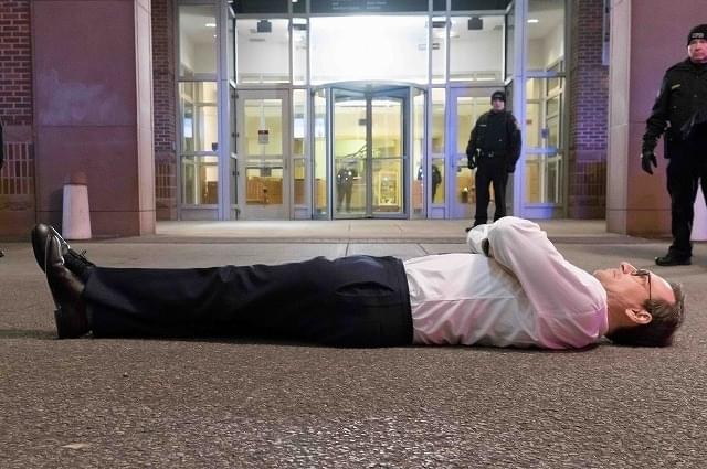 ここは道路のど真ん中です