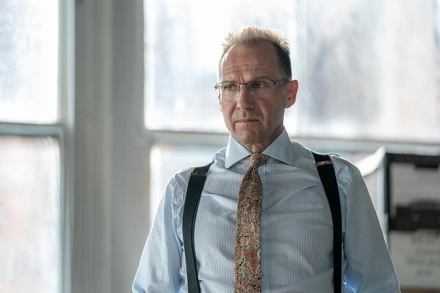 ヴォルデモート卿が正義の弁護士に！ レイフ・ファインズの名演光る「オフィシャル・シークレット」場面写真