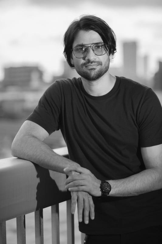 アンシュル・チョウハン監督