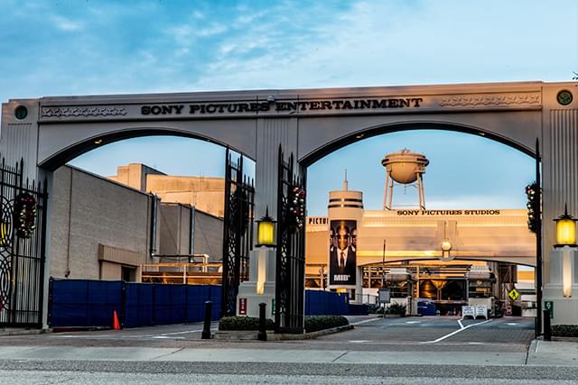 「スパイダーマン」や「バッドボーイズ」をドライブイン上映！米ソニーが自社駐車場をシアターに