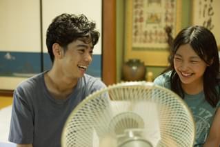 村上虹郎と芋生悠が明かす、映画館で映画を見る理由