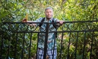 ジョン・トラボルタ、「ファナティック」撮影休憩中も“ストーカー”になりきっていた