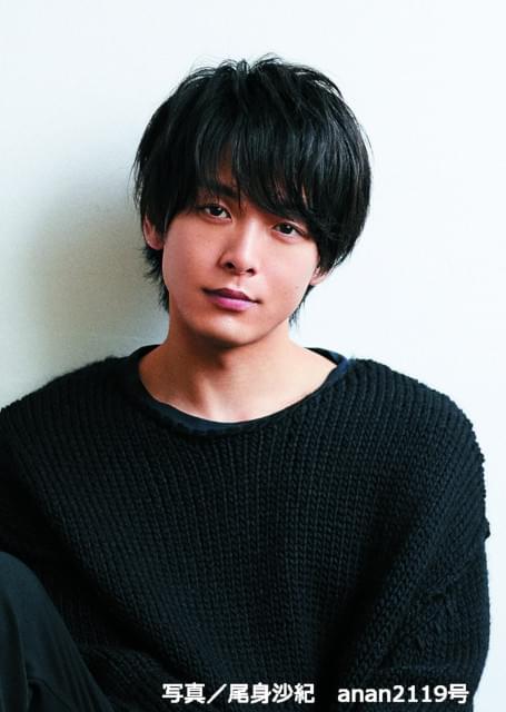 ナレーションを務める中村倫也