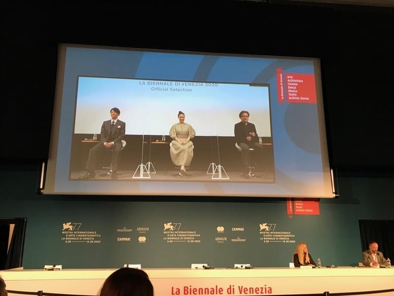 黒沢清監督「スパイの妻」ベネチアでお披露目 女性心理の描き方を現地プレスが称賛