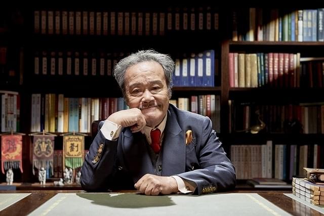 西田敏行、福田雄一組に初参加！ 大泉洋主演作「新解釈・三國志」で“語り部”に