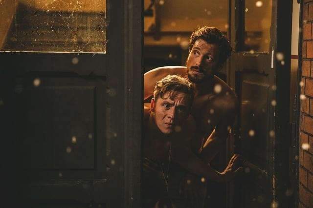 細マッチョイケメンが裸一貫、所持金ゼロで猛ダッシュ！「100日間のシンプルライフ」本編映像入手