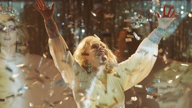 ごく普通の主婦がドラァグクイーンとゲイバー再建！ 「ステージ・マザー」21年2月公開