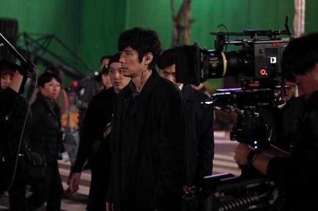 撮影現場の様子を公開