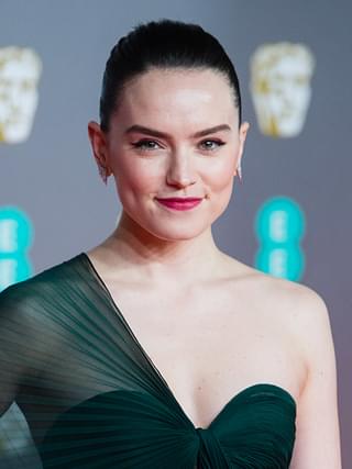 デイジー・リドリー、女性初のドーバー海峡横断泳達成者の伝記映画に出演