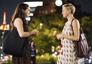 J・ムーア×M・ウィリアムズが複雑な家族関係に 「秘密への招待状」場面カット一挙公開