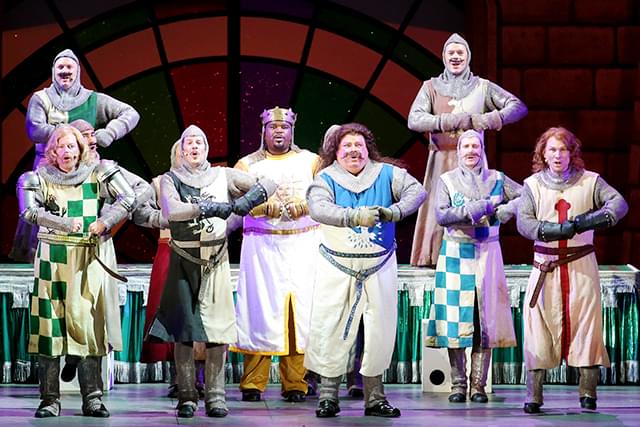 大ヒット劇「モンティ・パイソンのSPAMALOT」をパラマウントが映画化