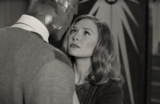 トラウマへの向き合い方を通して進んでいく――エリザベス・オルセンが語る「ワンダヴィジョン」