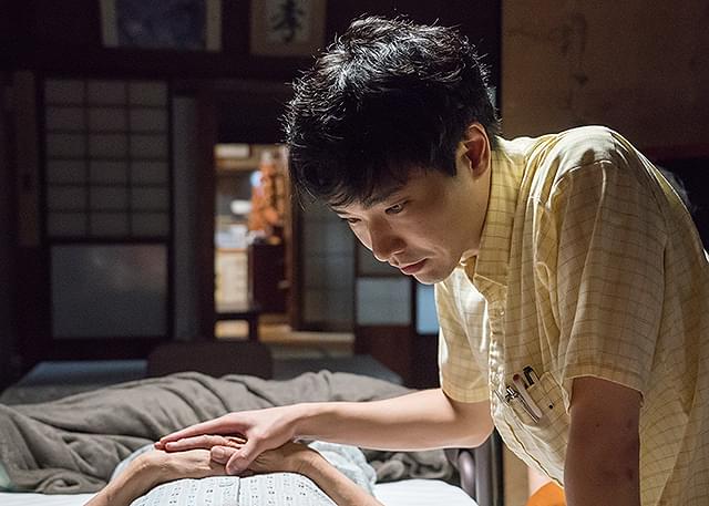 柄本佑が在宅医療のスペシャリストに「痛くない死に方」予告編公開