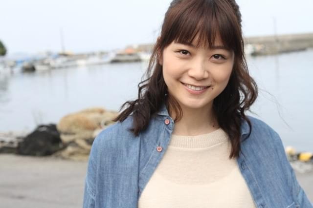 取材に応じた深川麻衣