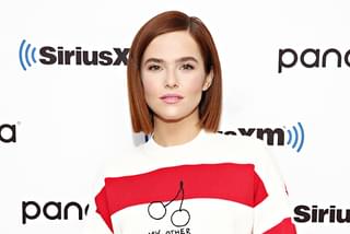 不思議な野良犬に噛まれて湧き出る欲望…ゾーイ・ドゥイッチ主演ホラーコメディをサーチライトが獲得