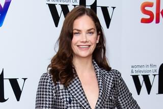 シアーシャ・ローナン＆サム・ロックウェル主演の殺人ミステリーにルース・ウィルソンが出演