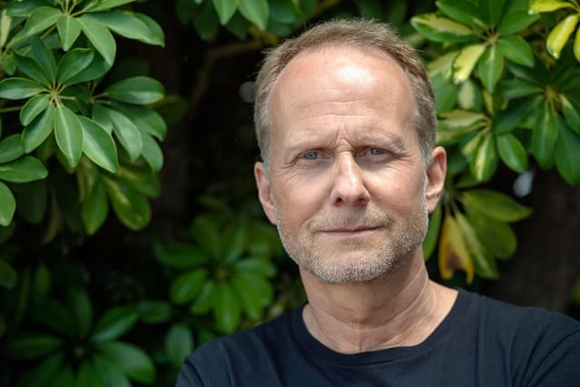 ニールス・アルデン・オプレブ監督