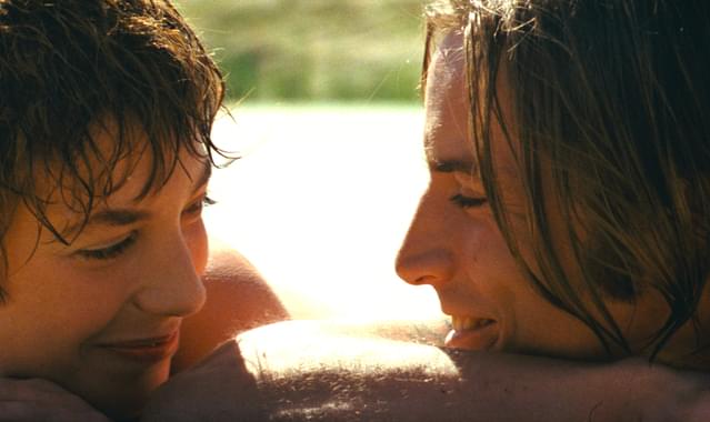 イギリスなどでは性表現のきわどさから上映禁止となった問題作