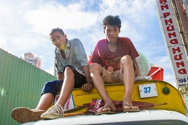 検閲＆修正の苦難を経て「TENET テネット」に圧勝！ “違法宝くじ”題材のベトナム映画「走れロム」6月公開