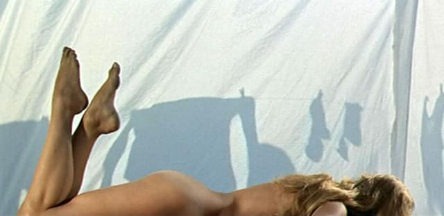 「素直な悪女」