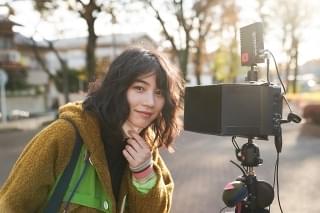 のん、劇場公開長編作「Ribbon」を監督！ 樋口真嗣監督制作の応援PVに豪華監督陣が“活動屋”役で出演