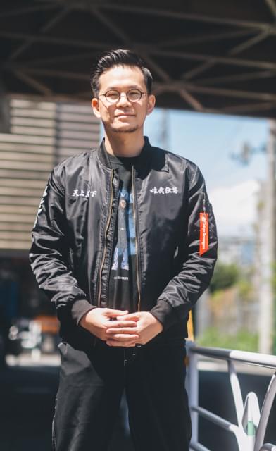 インタビューに応じた岡田翔太プロデューサー