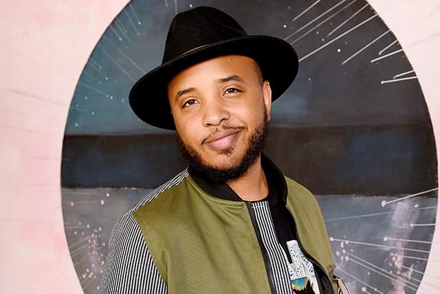 監督を務めるジャスティン・シミエン