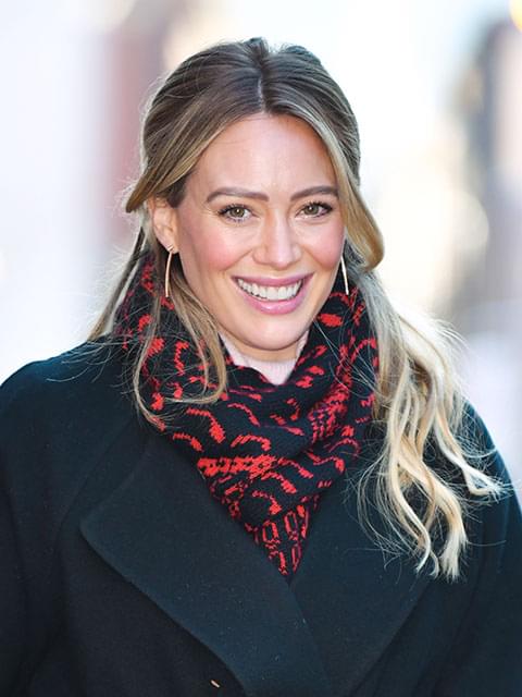 ヒラリー・ダフ主演で「ママと恋に落ちるまで」スピンオフドラマ制作