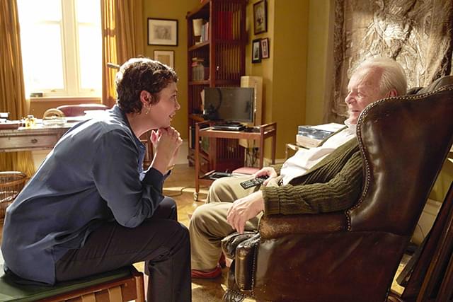 【「ファーザー」評論】非凡な劇作家と名優コンビが、目眩のするような映画術で老いることの真実を描く