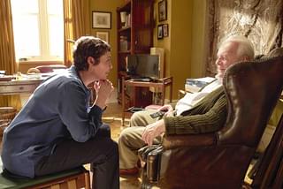 【「ファーザー」評論】非凡な劇作家と名優コンビが、目眩のするような映画術で老いることの真実を描く