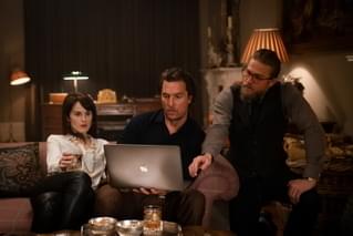 ガイ・リッチー監督はセリフのリズムを重視!? 「ジェントルメン」豪華俳優陣インタビュー映像