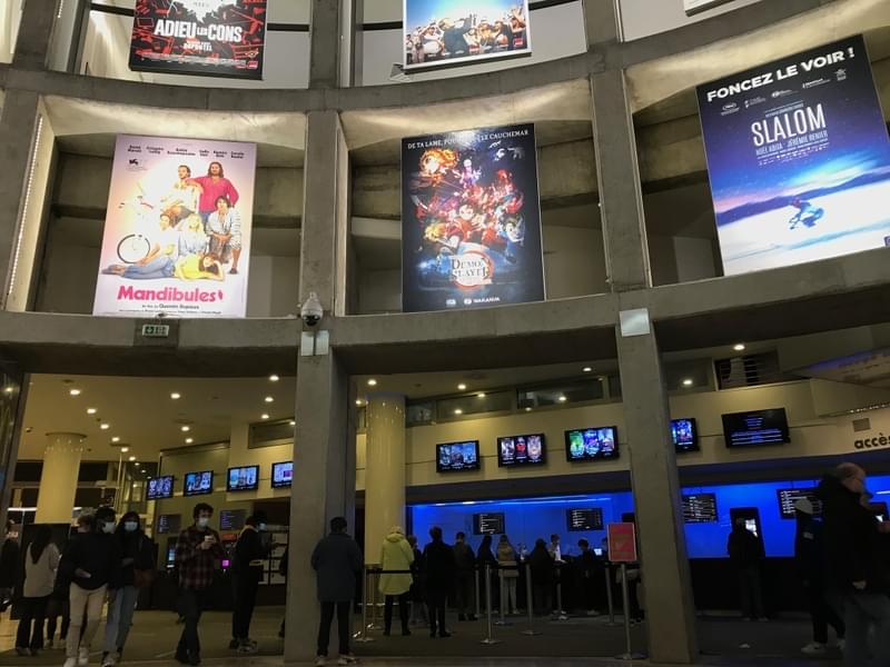 【パリ発コラム】6カ月半ぶりに映画館再開のフランス 「鬼滅」など日本アニメ3本封切り、「音楽」は批評家から高評価