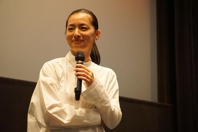 舞台挨拶を盛り上げた尾野真千子