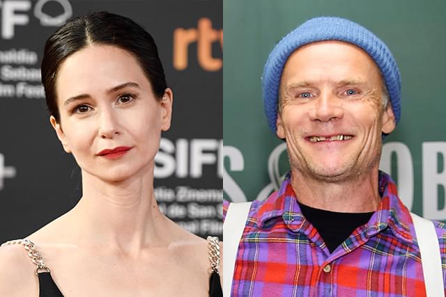 キャサリン・ウォーターストン（左）、「レッド・ホット・チリ・ペッパーズ」のフリー（右）