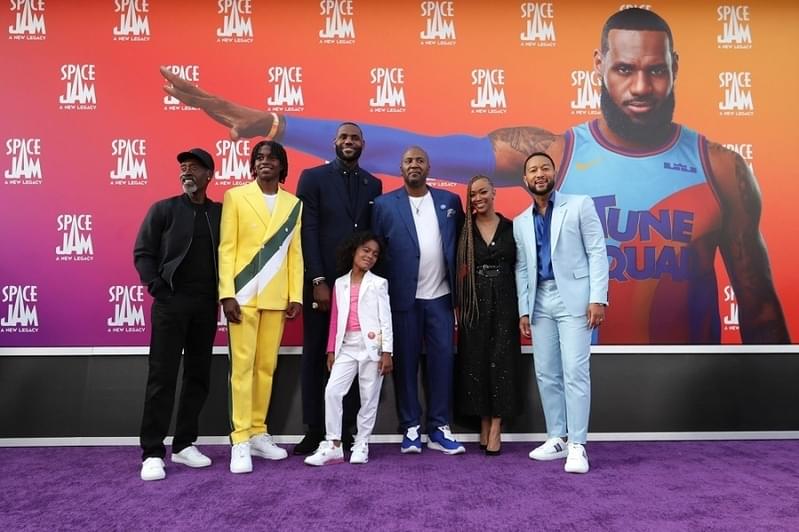 NBA選手レブロン・ジェームズ、ゼンデイヤら登場 「スペース・プレイヤーズ」ワールドプレミア