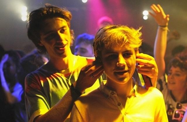 少年たちが初恋を知り永遠の別れを知るまでの、生涯忘れられない“6週間の青春”