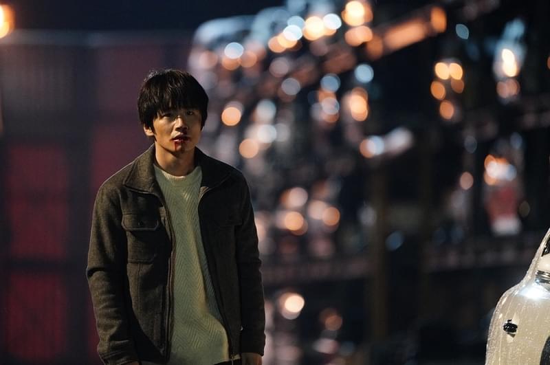 風間俊介、謎めいたバーのマスターを妙演 「鳩の撃退法」場面写真