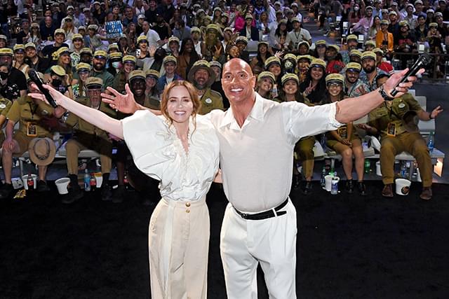 米ディズニーランドでワールドプレミア！